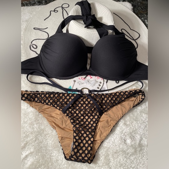 Victoria’s secret’s bombshell top 34D or 34DD and beach bunny XL bottoms - Picture 7 of 12